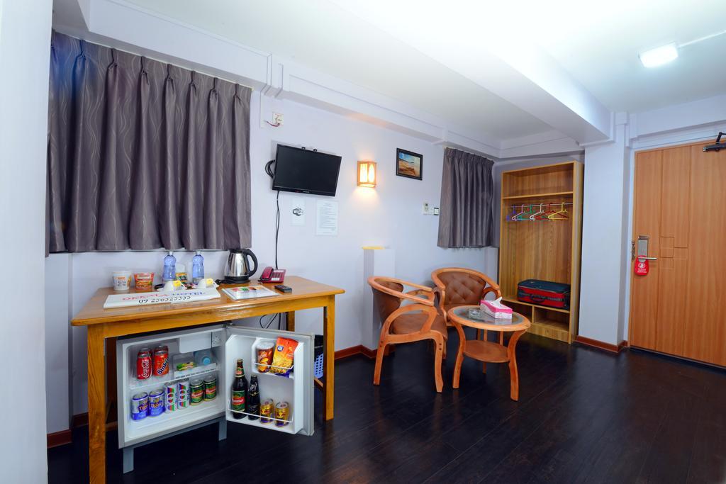 Okkala Hotel Yangon Exterior photo