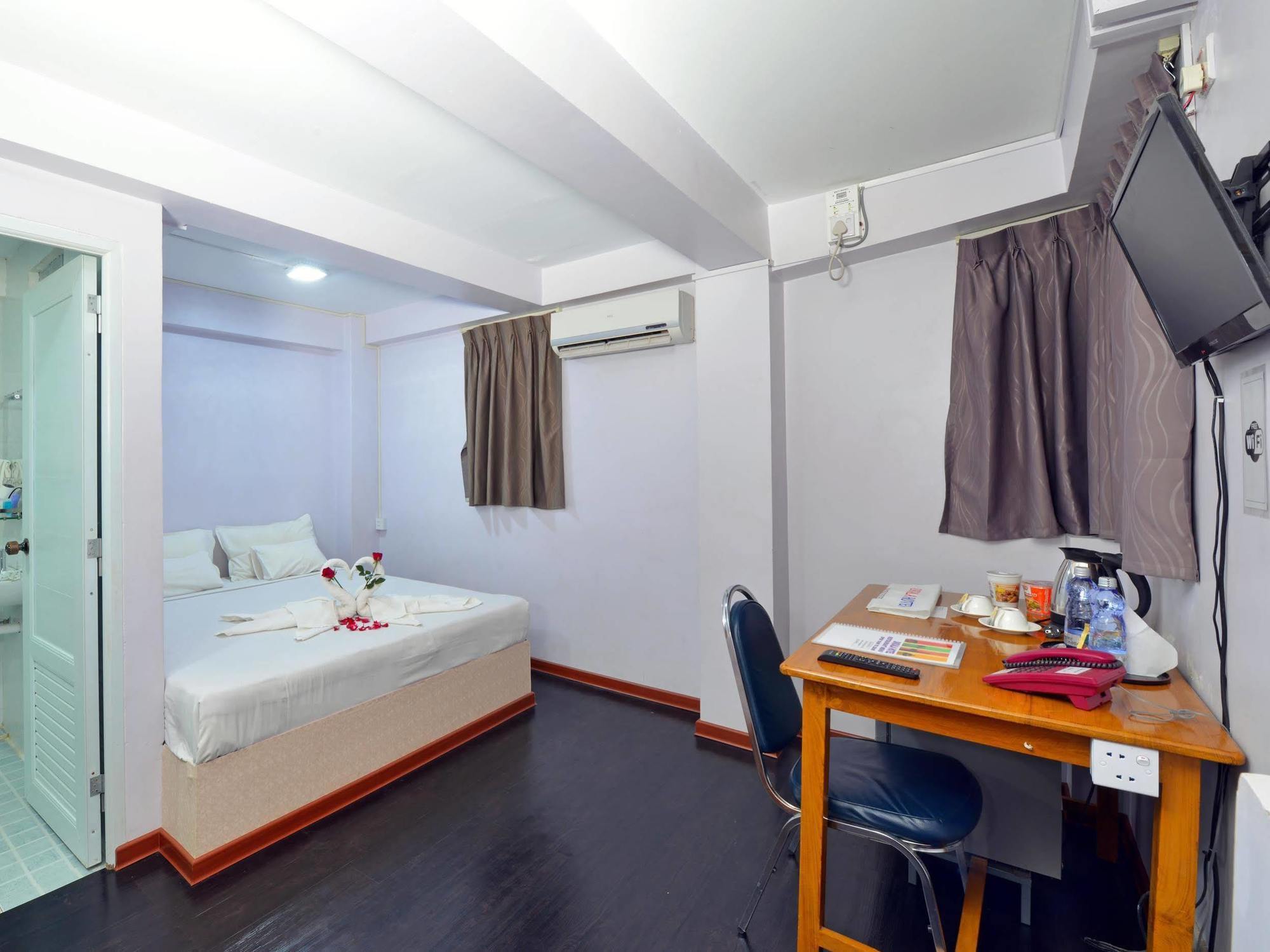 Okkala Hotel Yangon Exterior photo
