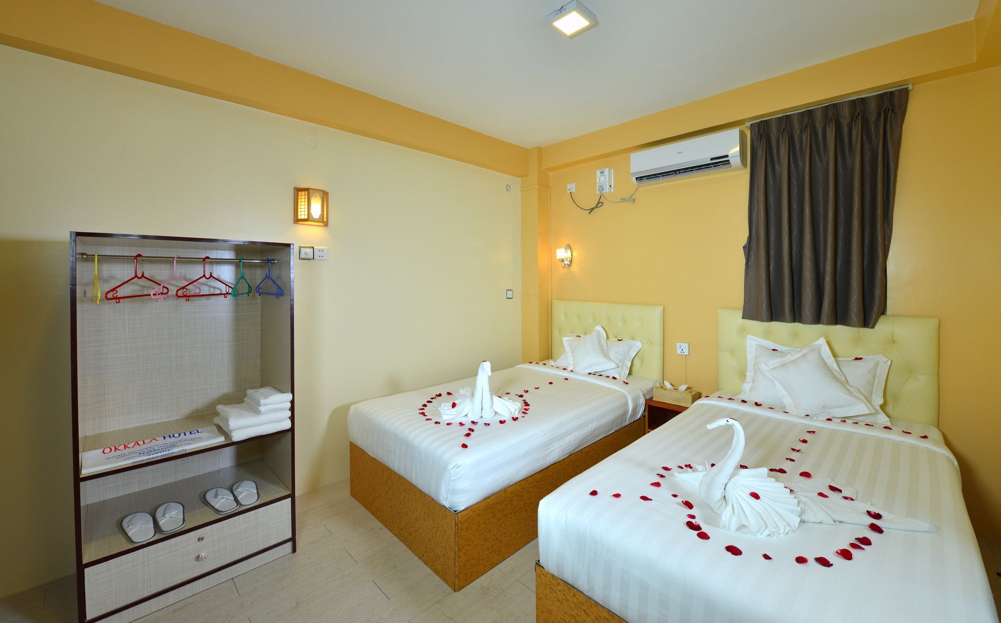 Okkala Hotel Yangon Exterior photo