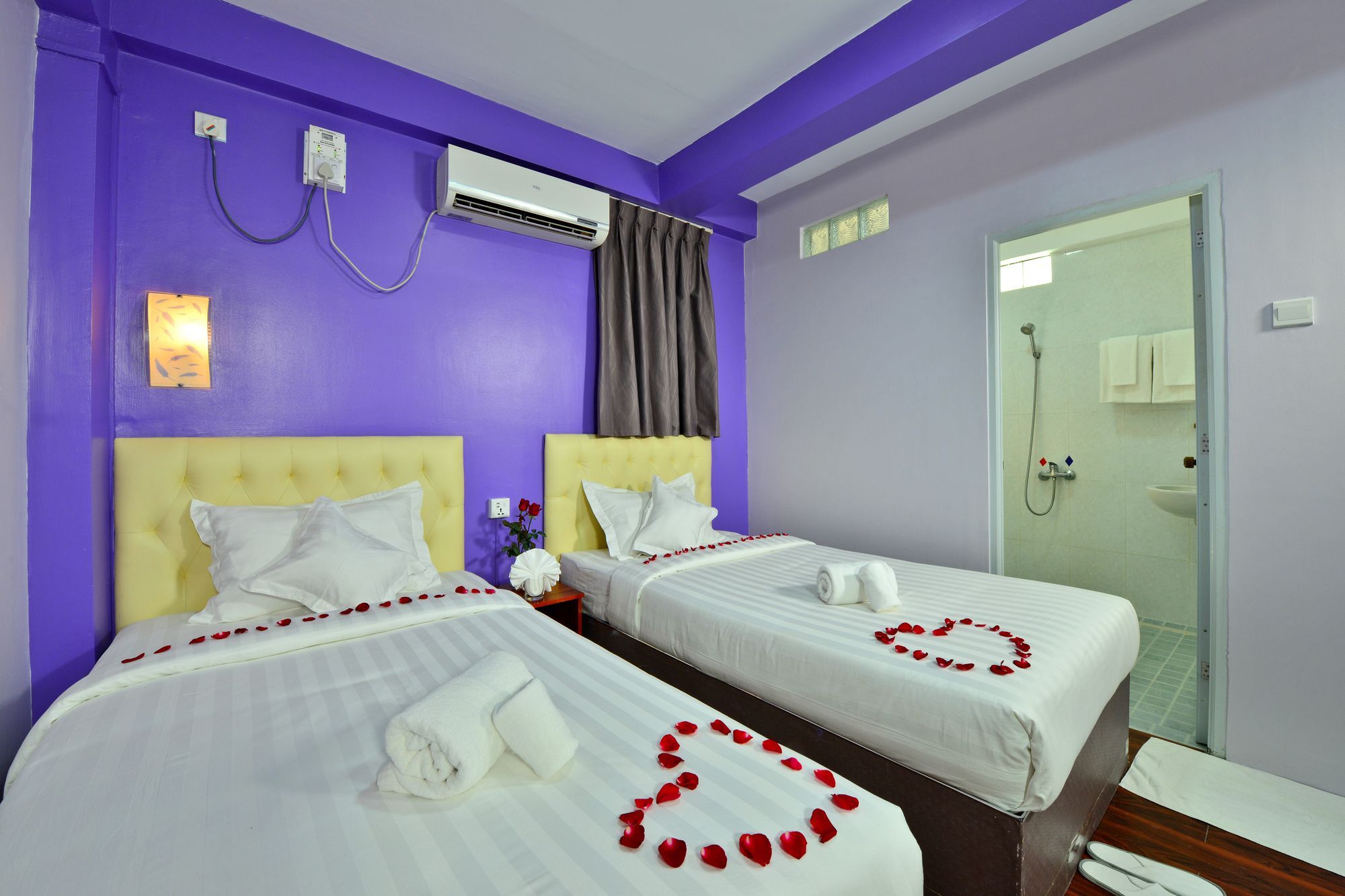 Okkala Hotel Yangon Exterior photo