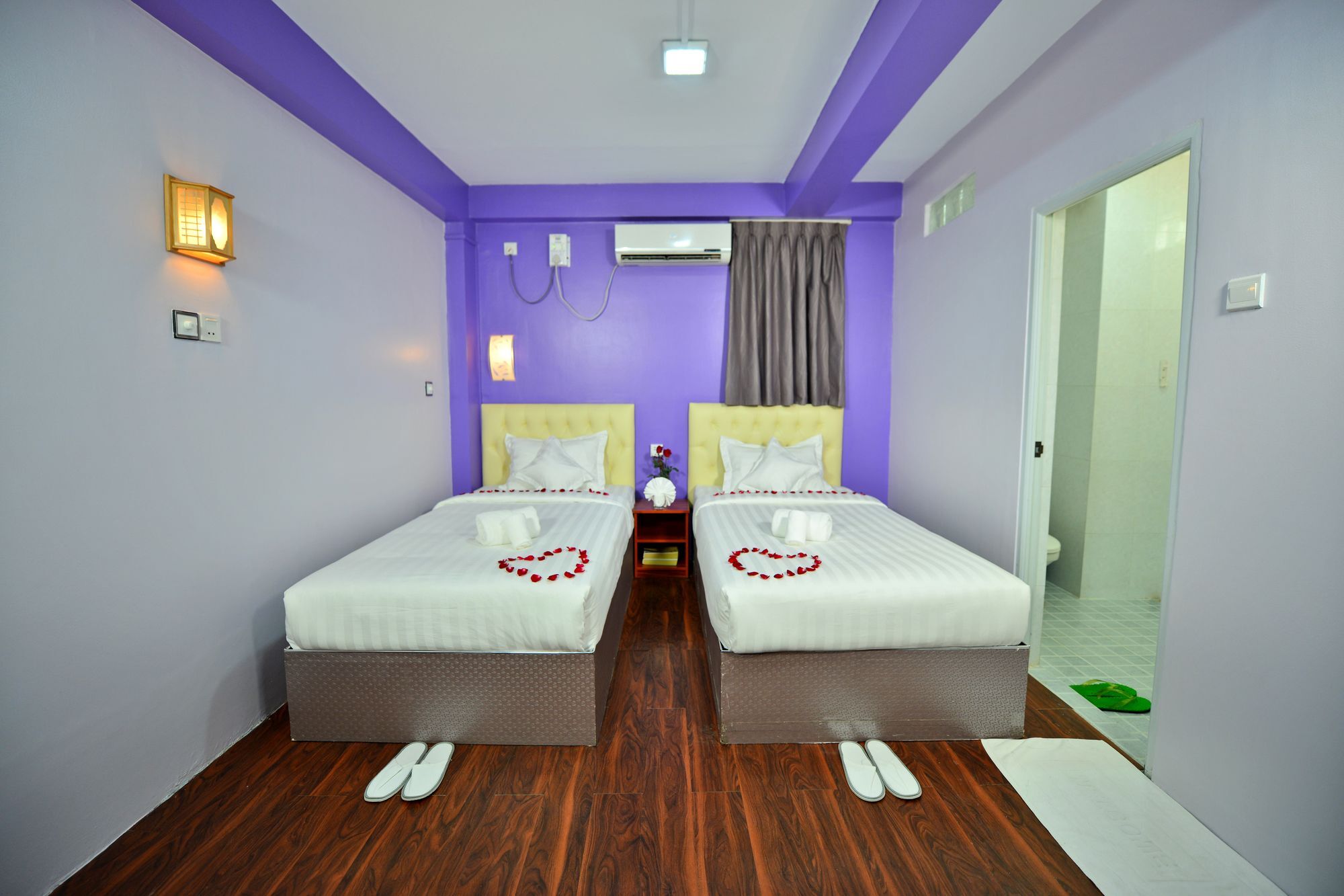 Okkala Hotel Yangon Exterior photo